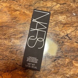 Nars pure radiant tinted moisturizer
